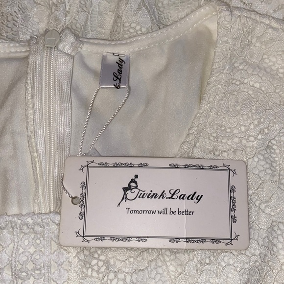 Lace Dress - Picture 8 of 11